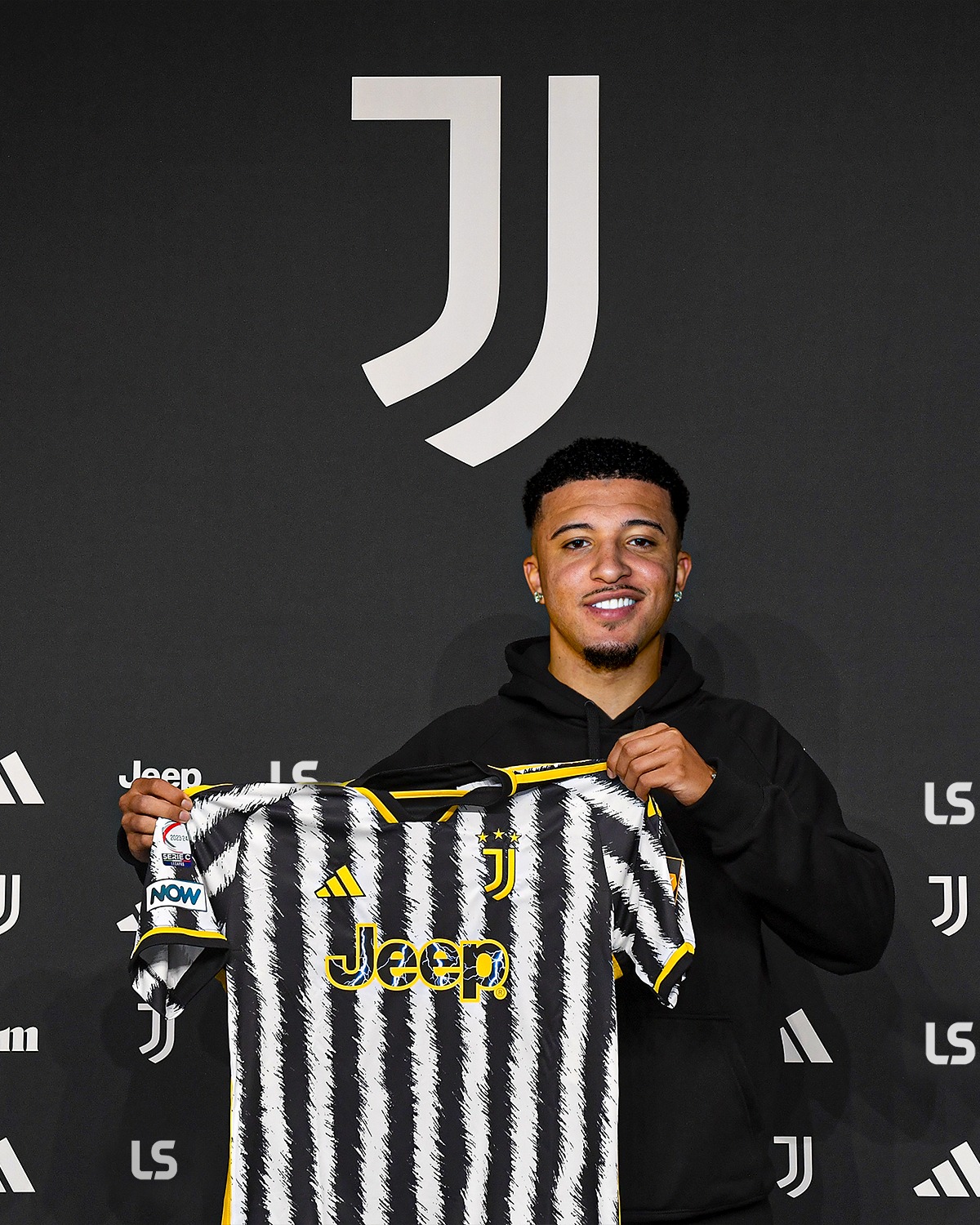 Nếu cập bến Juventus trước ngày 30/8, Sancho có thể còn tương lai